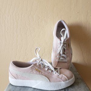 Light pink suede Puma sneakers size 6
